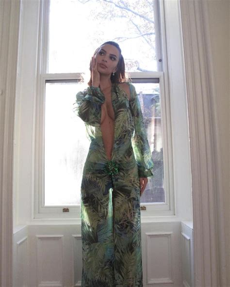 Emily Ratajkowski Wore Jennifer Lopez's NSFW Versace Dress 